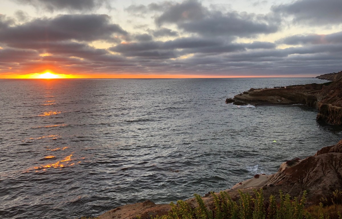 A sunset over the Pacific Ocean at the tidepools