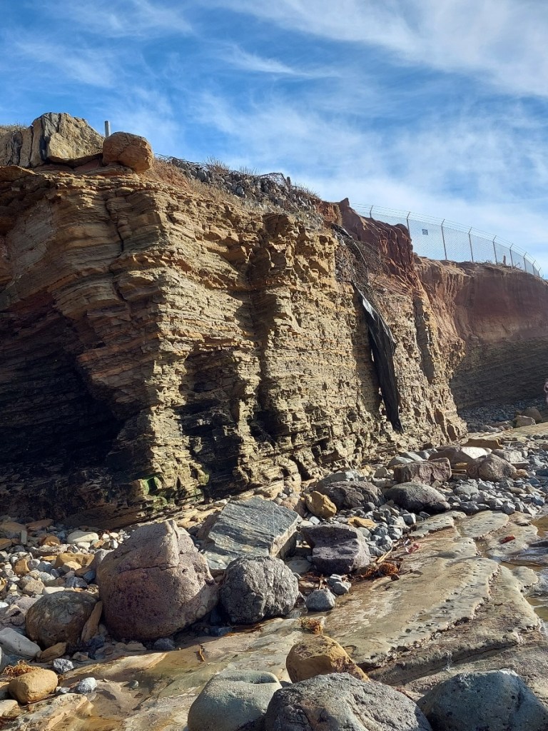 Large boulders that fell down from cliff edges.